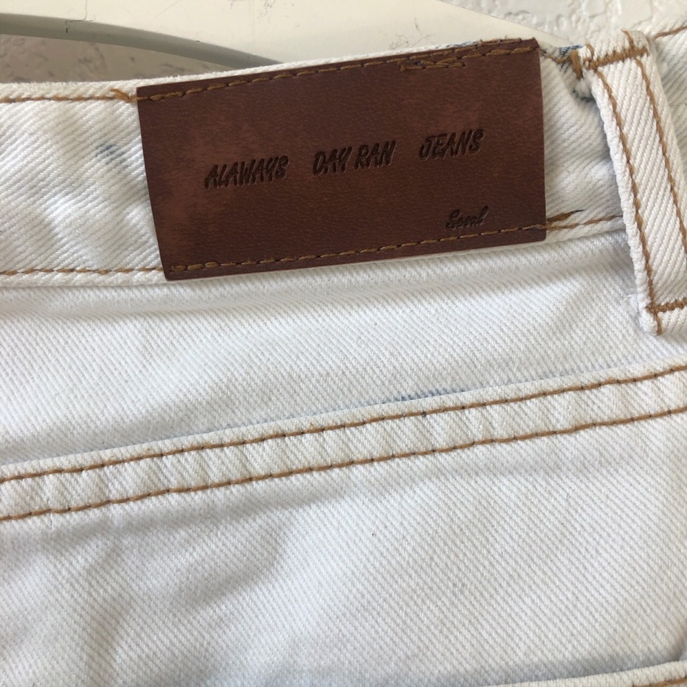 Source Unknown Brand White Bleached Acid Washed C… - image 6